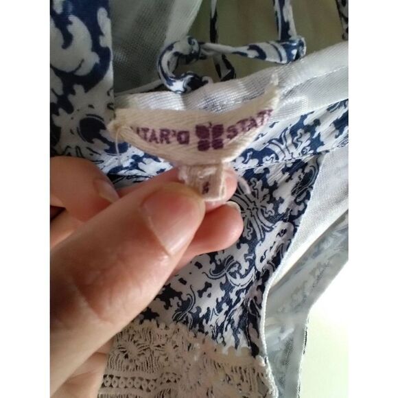 Altar'd State Women's Size Small Blue and White Print and Laced Rayon Dress Slee - Picture 3 of 8